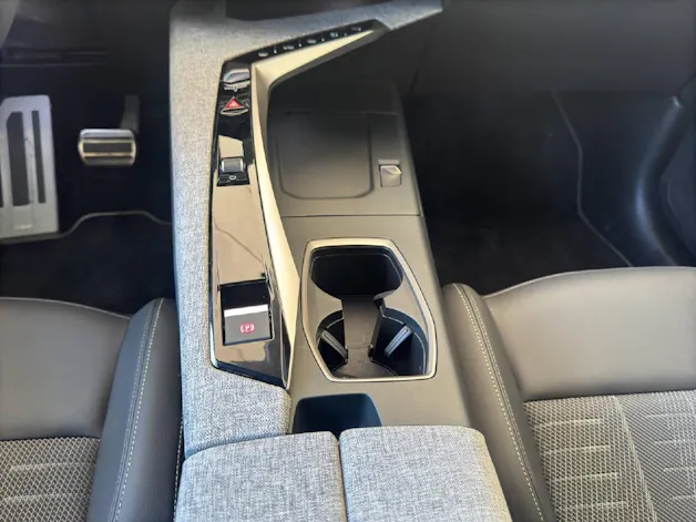 Peugeot 5008 1.2 Hybrid GT 145PS 7-Plätzer