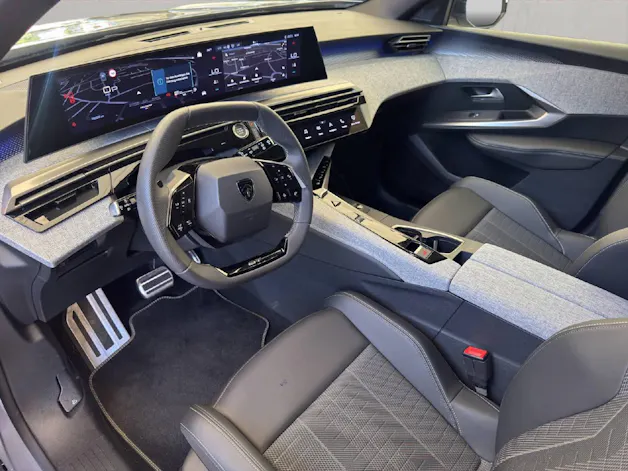 Peugeot 5008 1.2 Hybrid GT 145PS 7-Plätzer