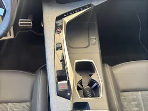 Peugeot 5008 1.2 Hybrid GT 145PS 7-Plätzer