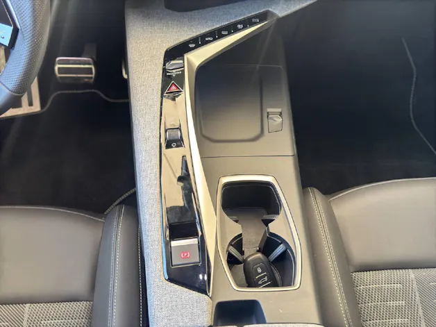 Peugeot 5008 1.2 Hybrid GT 145PS 7-Plätzer