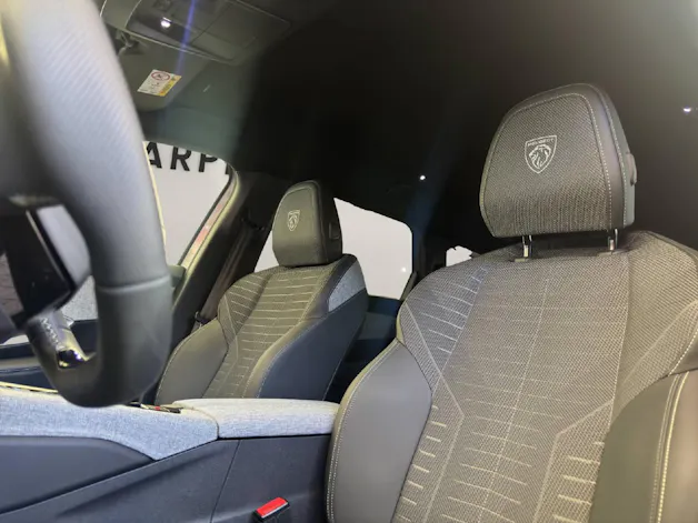 Peugeot 5008 1.2 Hybrid GT 145PS 7-Plätzer