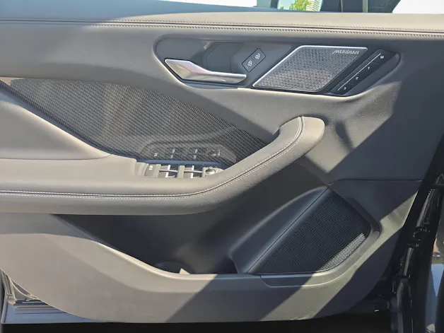 Jaguar I-Pace EV400 R-Dynamic HSE AWD / ab 3,99% Leasing bei Abschluss einer Protect Autoversicherung