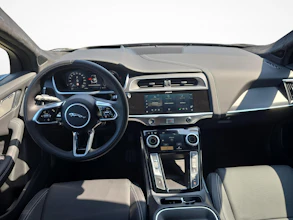 https://vehicle.imgix.net/4375806/f6e60291-bd51-48f7-99ff-b2eac152caa3.jpg