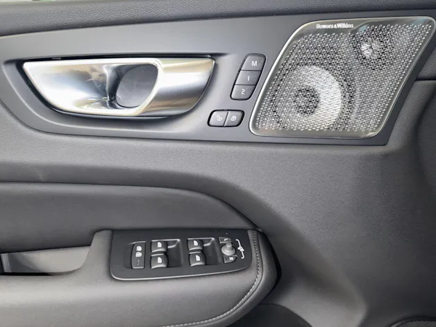 VOLVO XC60 2.0 T8 TE Ultra Dark eAWD