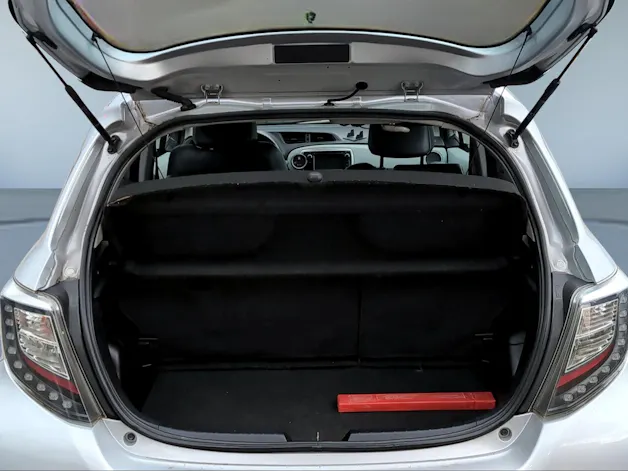 Toyota Yaris 1.5 VVT-i HSD Sol