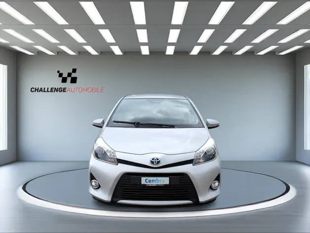Toyota Yaris 1.5 VVT-i HSD Sol
