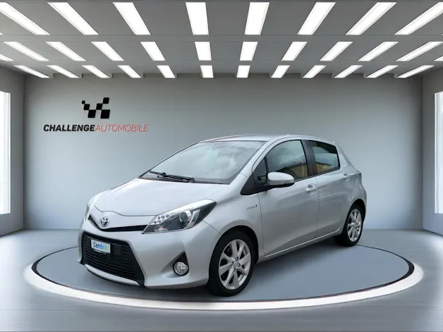 Toyota Yaris 1.5 VVT-i HSD Sol