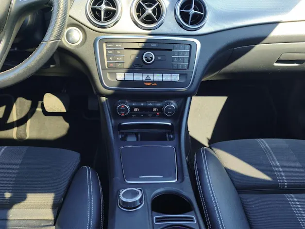 Mercedes-Benz GLA 200 Urban 7G-DCT
