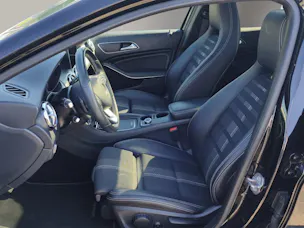 Mercedes-Benz GLA 200 Urban 7G-DCT