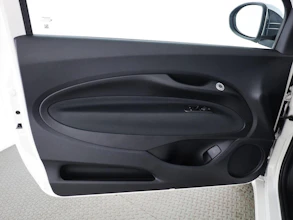 https://vehicle.imgix.net/4375990/31184752-59d0-47c1-a971-ad64eace2185.jpg