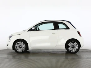 https://vehicle.imgix.net/4375990/bdebd769-fa8d-4854-a55f-abf1a7cc524a.jpg