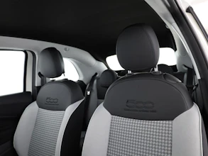 https://vehicle.imgix.net/4375990/cccb8f3c-bf04-4959-83bd-6d7b189d9e22.jpg