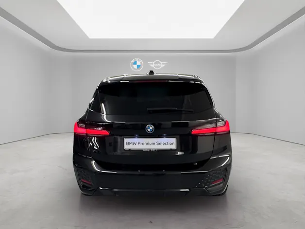 BMW 230e xDrive paddles Active Tourer