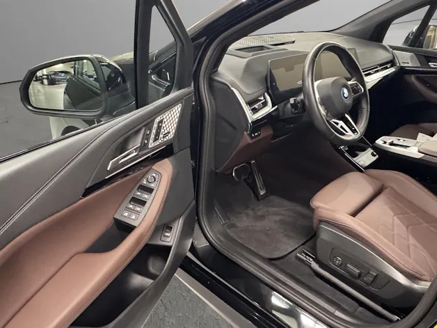 BMW 230e xDrive paddles Active Tourer