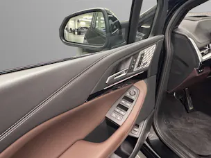 BMW 230e xDrive paddles Active Tourer