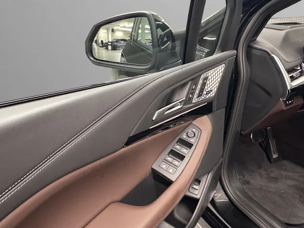 BMW 230e xDrive paddles Active Tourer