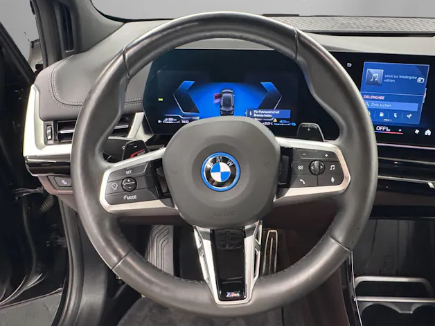 BMW 230e xDrive paddles Active Tourer