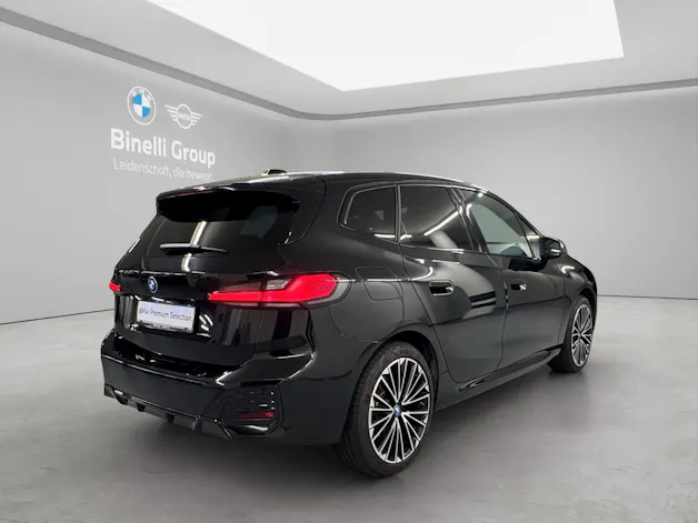 BMW 230e xDrive paddles Active Tourer