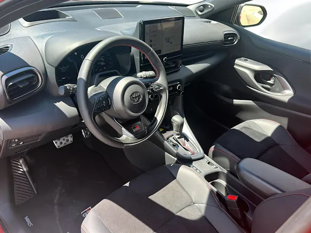 Toyota Yaris 1.5 VVT-i HSD GR Sport