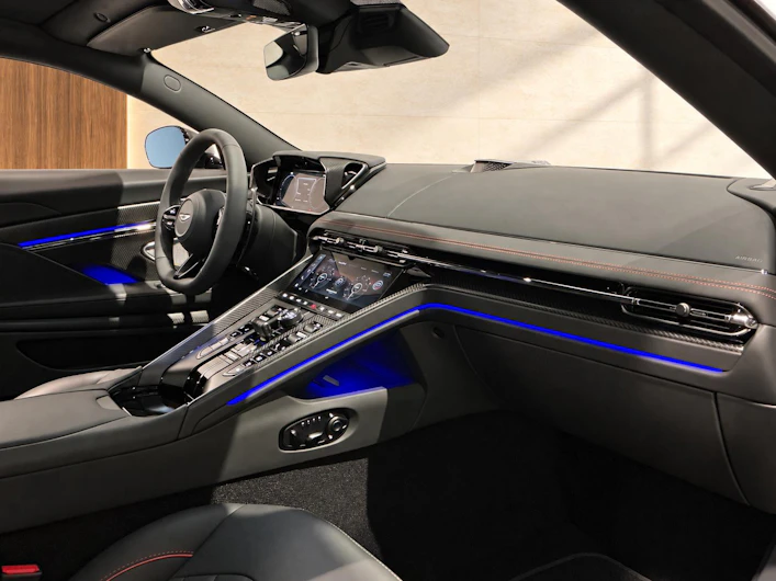 immagine del veicolo ASTON MARTIN DB12