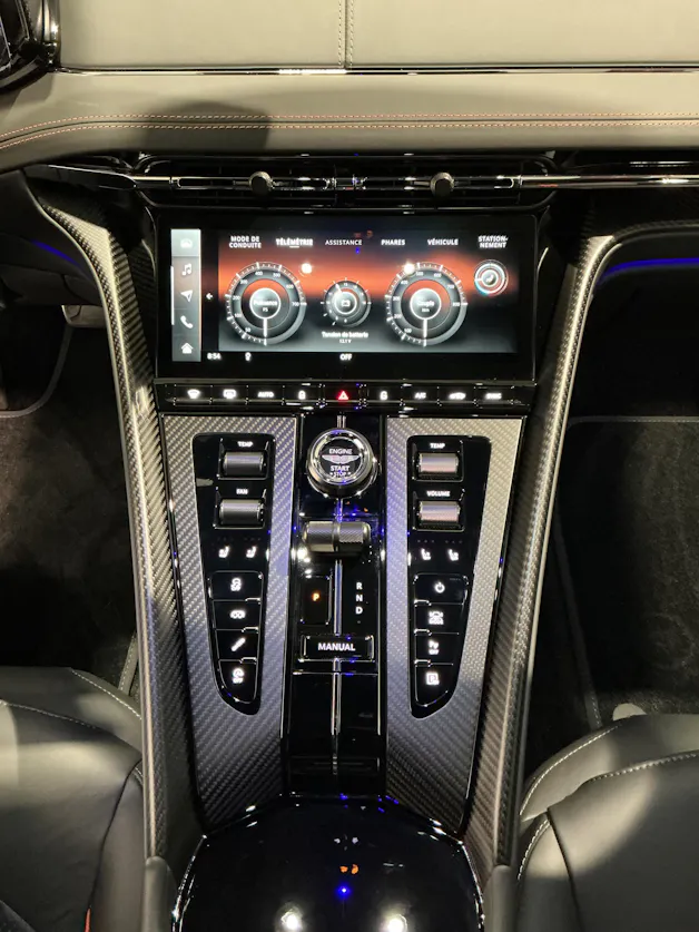 ASTON MARTIN DB12 Coupé 4.0 S V8 Bi-Turbo