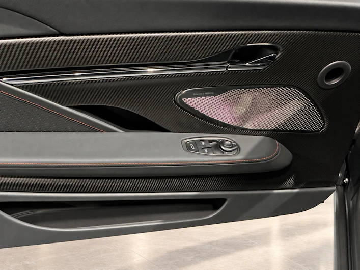 immagine del veicolo ASTON MARTIN DB12