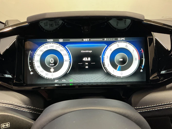 immagine del veicolo ASTON MARTIN DB12