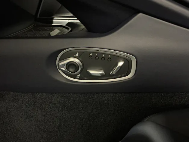 ASTON MARTIN DB12 Coupé 4.0 S V8 Bi-Turbo