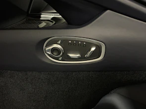 immagine del veicolo ASTON MARTIN DB12 Coupé 4.0 S V8 Bi-Turbo