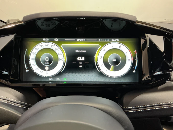 immagine del veicolo ASTON MARTIN DB12