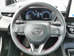 https://vehicle.imgix.net/4376162/8f28ccdd-dd1f-4bc9-9981-7cb9c0e0e9da.jpg