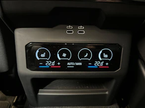 https://vehicle.imgix.net/4376189/484612b3-1427-4ba6-8d46-8580a31495bd.jpg