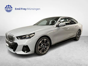 https://vehicle.imgix.net/4376189/d32f94c2-5a37-4a63-84b6-4b0e04d71424.jpg