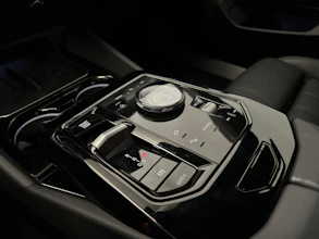 https://vehicle.imgix.net/4376189/e82fb791-9dd6-4773-9c3e-73883abba905.jpg