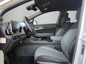 https://vehicle.imgix.net/4376204/19f2f577-9182-4017-b475-4d5204bda01c.jpg