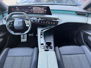 Peugeot 5008 1.2 Hybrid GT