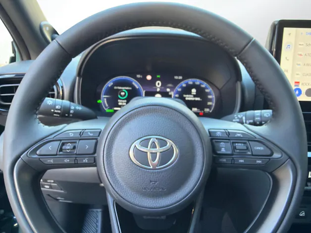 Toyota Yaris Cross 1.5 VVT-i HSD Premium AWD-i