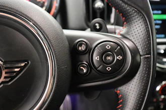 https://vehicle.imgix.net/4376260/c570e8e6-43a4-4149-8ac6-83a5cd9e18f4.JPG