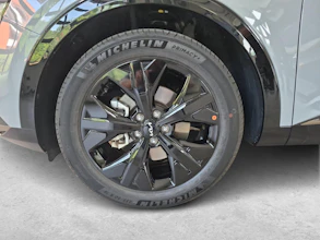 https://vehicle.imgix.net/4376261/3451b654-3ad0-4019-ba57-feaa74527fcf.jpg