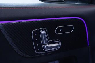 https://vehicle.imgix.net/4376318/8b08eba3-07a1-4b5c-8362-3e15e174a914.JPG