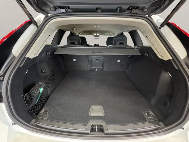 VOLVO XC60 2.0 T6 TE Core eAWD