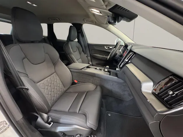 VOLVO XC60 2.0 T6 TE Core eAWD