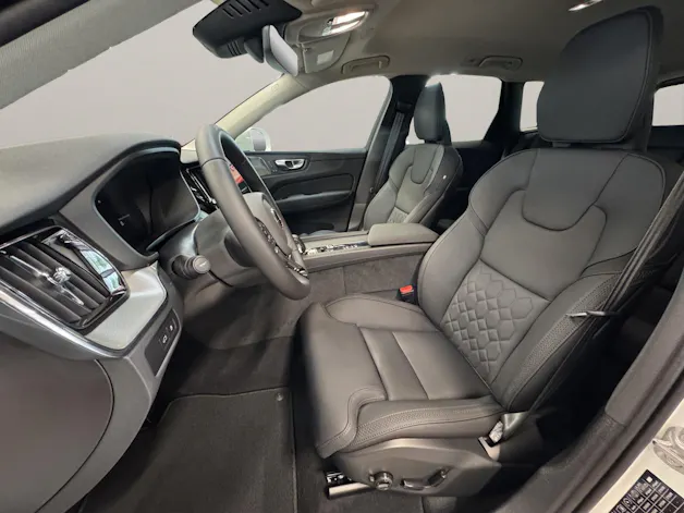 VOLVO XC60 2.0 T6 TE Core eAWD