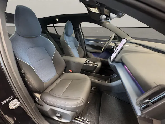 VOLVO EX30 P8 Ultra AWD