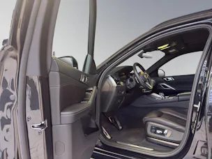 BMW X6 M50i