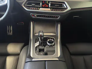 BMW X6 M50i