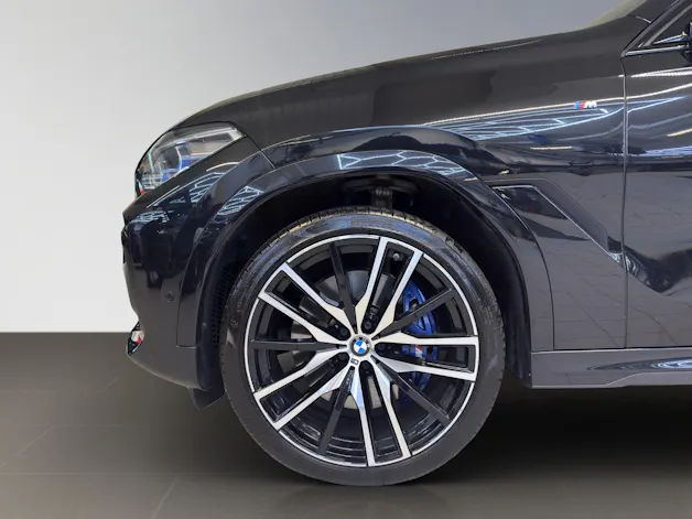BMW X6 M50i