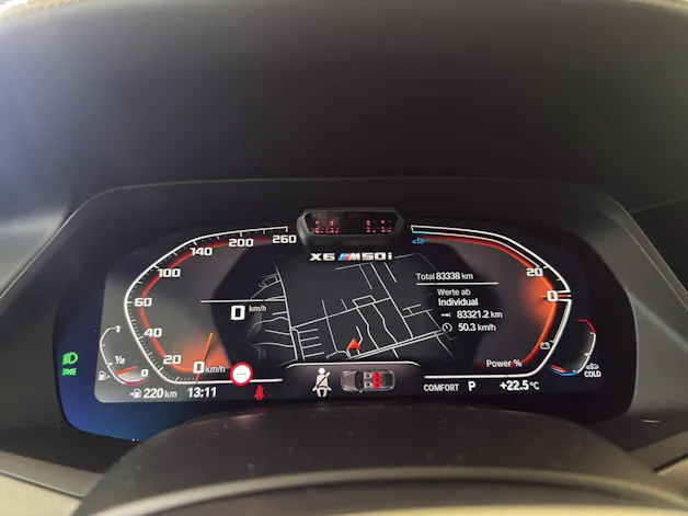 BMW X6 M50i