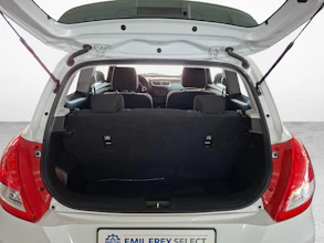 https://vehicle.imgix.net/4376389/94e72fbc-7921-4c6f-8af4-5145dfdd2a05.jpg