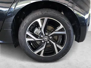 Toyota Yaris 1.5 VVT-i HSD Trend